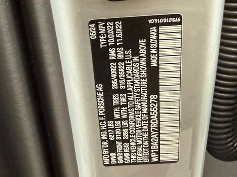 Certified 2024 Porsche Cayenne Coupe image 26