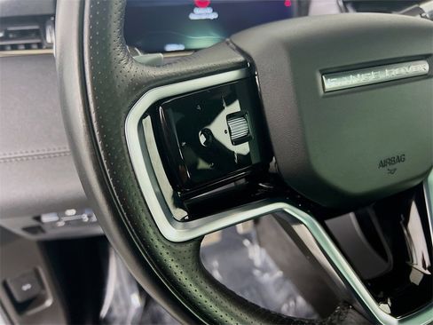 Used 2022 Land Rover Range Rover Evoque R-Dynamic SE image 10