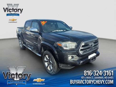 Used 2017 Toyota Tacoma Limited w/ Tow Package AWD/4WD image 1