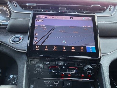 New 2025 Jeep Grand Cherokee Limited image 15