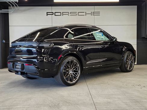 New 2026 Porsche Macan Turbo Electric AWD/4WD image 6