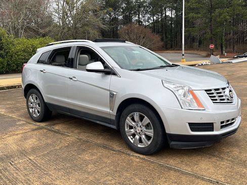 Used 2016 Cadillac SRX Luxury w/ Driver Awareness Package image 3