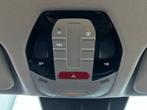 Used 2025 Kia K4 LXS image 16