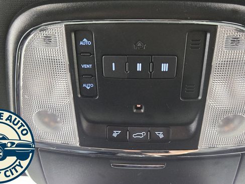 Used 2019 Jeep Grand Cherokee Limited AWD/4WD image 22