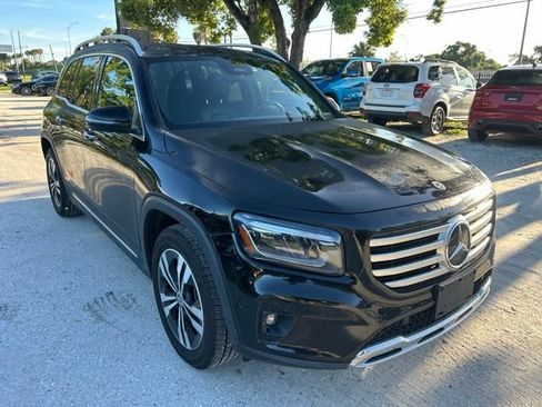 Used 2024 Mercedes-Benz GLB 250 image 1