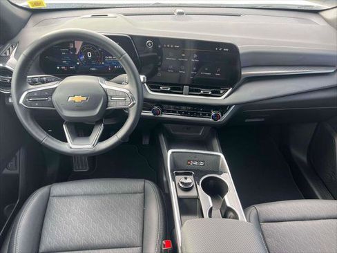 Used 2026 Chevrolet Equinox LT w/ Convenience Package II image 9