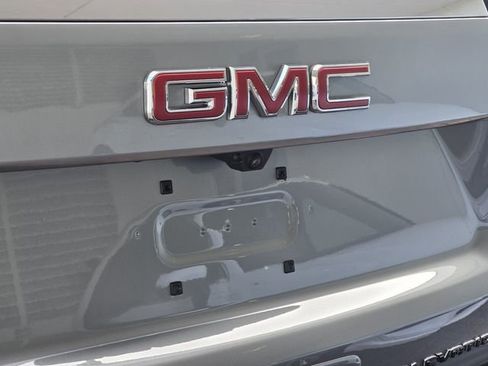 Used 2025 GMC Yukon XL Elevation image 9
