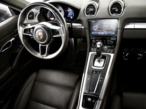 Used 2017 Porsche 718 Cayman S image 24