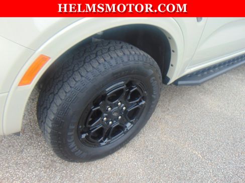Used 2025 Ford Ranger Lariat w/ Black Appearance Package AWD/4WD image 23