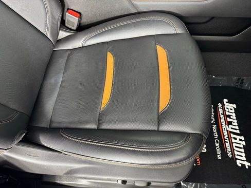 Used 2024 GMC Sierra 2500 AT4 w/ Technology Package image 33