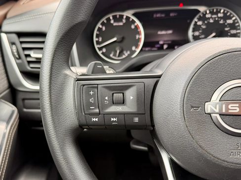 Used 2022 Nissan Rogue S AWD/4WD image 20