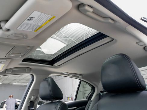 Used 2014 INFINITI Q50 Premium w/ Navigation Package image 4