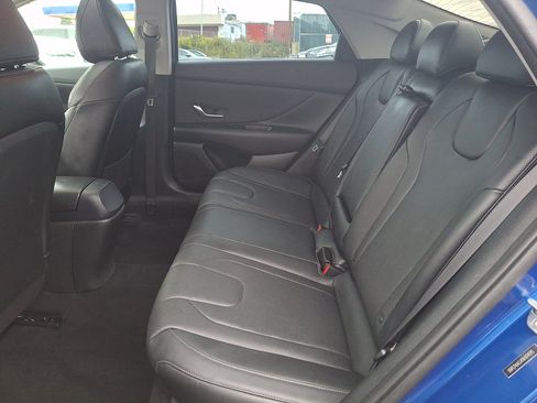 Used 2022 Hyundai Elantra Limited FWD image 10