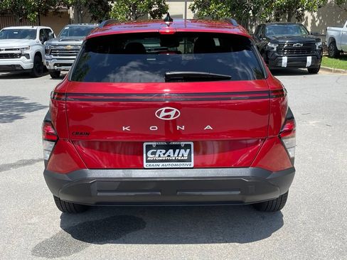 Used 2025 Hyundai Kona SEL FWD image 5