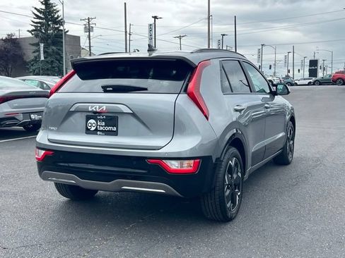 Certified 2025 Kia Niro Wind w/ Wind Preserve Package FWD image 9