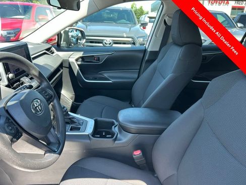 Used 2023 Toyota RAV4 LE AWD/4WD image 2