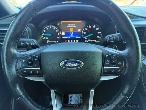 Used 2020 Ford Explorer Limited image 18