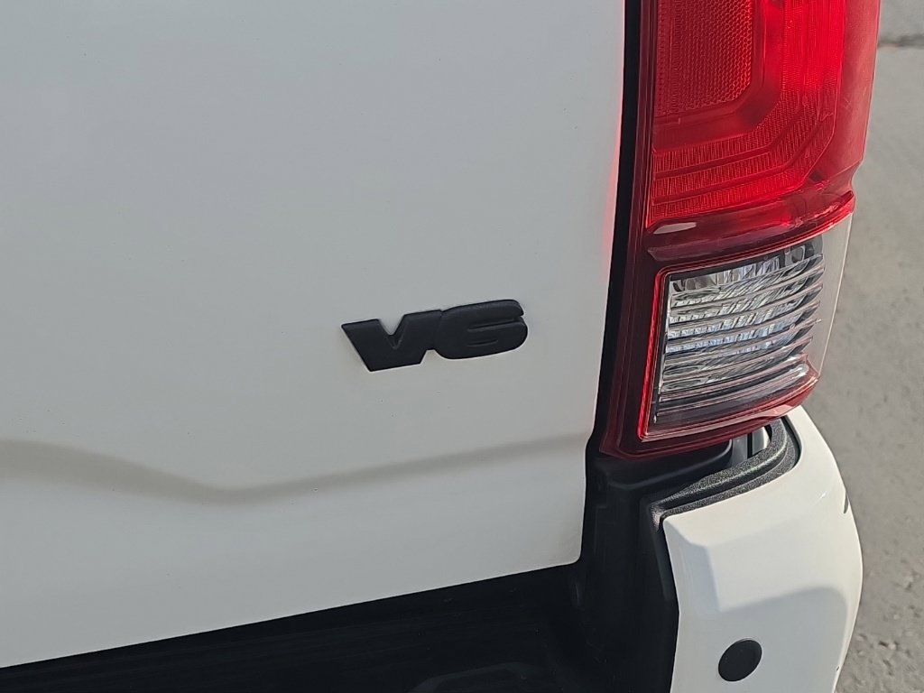 Used 2019 Toyota Tacoma TRD Sport w/ Technology Package AWD/4WD image 8