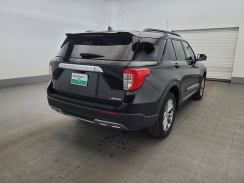 Used 2022 Ford Explorer XLT w/ Equipment Group 202A image 9