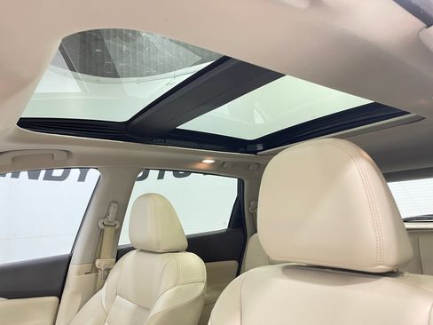 Used 2017 Nissan Murano Platinum w/ Platinum Technology Package FWD image 11