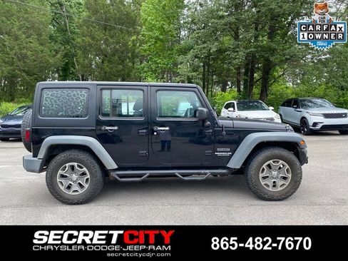 Used 2016 Jeep Wrangler Unlimited Sport w/ Connectivity Group AWD/4WD image 4