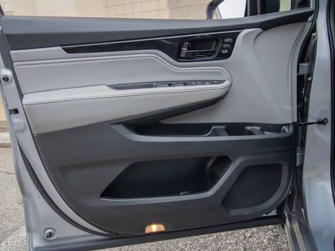 Used 2021 Honda Odyssey Touring image 10