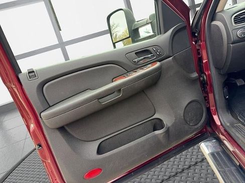 Used 2009 GMC Sierra 2500 SLT w/ Entertainment Package AWD/4WD image 42