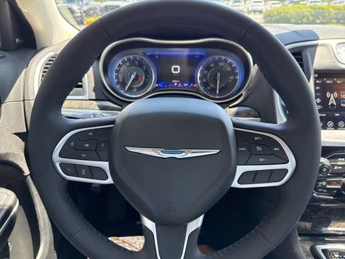 Used 2023 Chrysler 300 Touring L w/ Popular Equipment Group RWD image 11