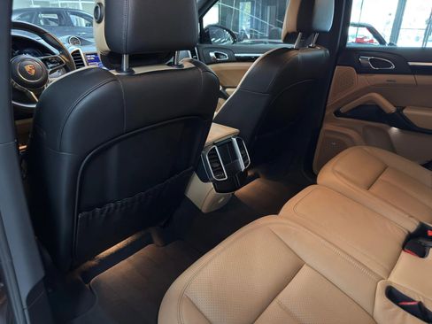 Used 2016 Porsche Cayenne image 13