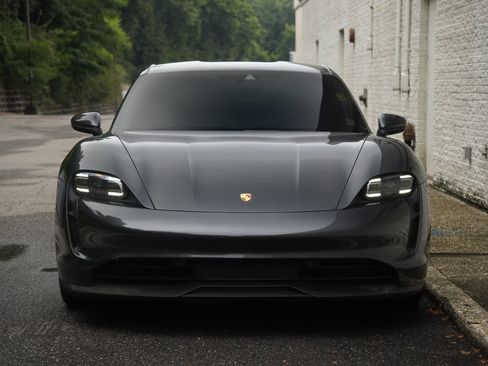Used 2021 Porsche Taycan RWD image 10