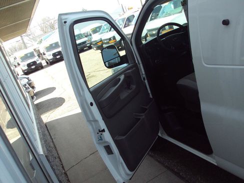 Used 2013 Chevrolet Express 1500 AWD w/ Power Package image 19