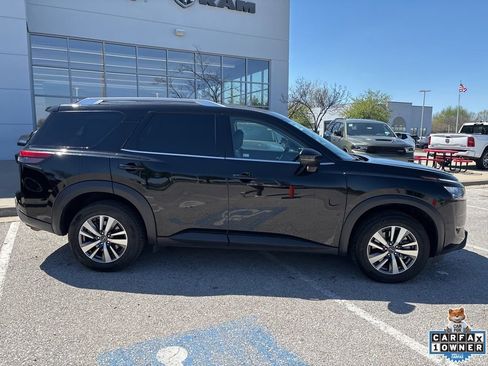 Used 2025 Nissan Pathfinder SL FWD image 32