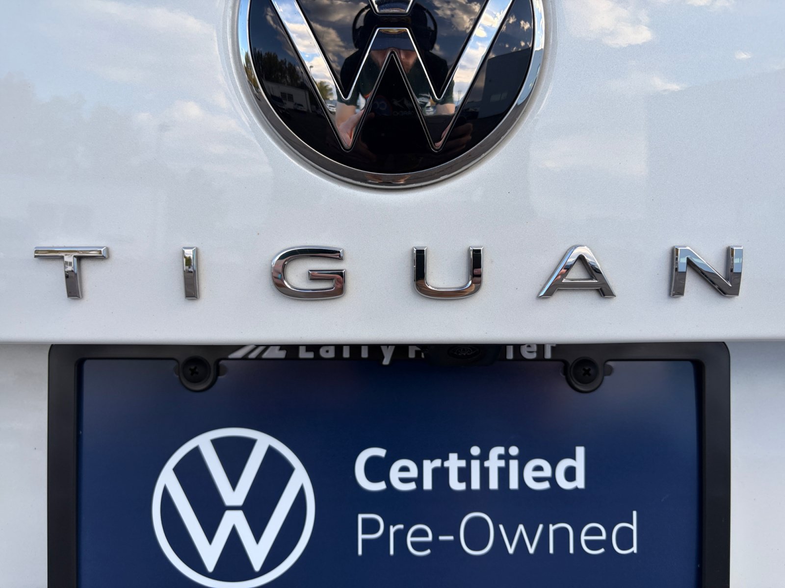 Used 2023 Volkswagen Tiguan SE R-Line AWD/4WD image 24