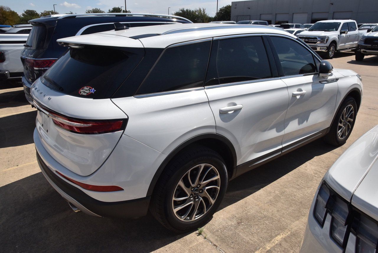 Used 2022 Lincoln Corsair FWD w/ Equipment Group 101A image 6