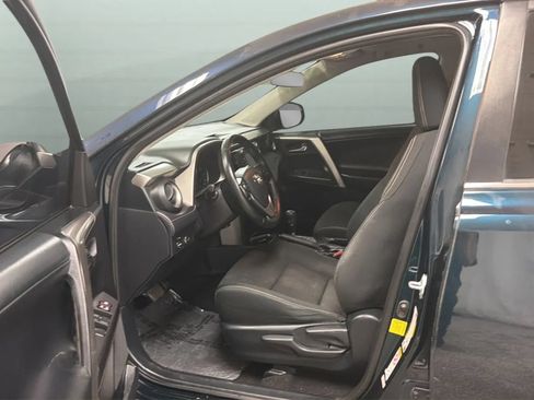 Used 2018 Toyota RAV4 XLE w/ Plus Extra Value Package FWD image 21