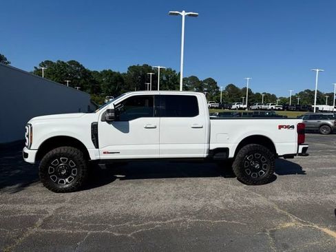 Used 2023 Ford F250 Lariat w/ Sport Appearance Package AWD/4WD image 6