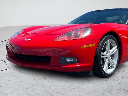 Used 2009 Chevrolet Corvette Coupe w/ Preferred Equipment Group RWD image 30