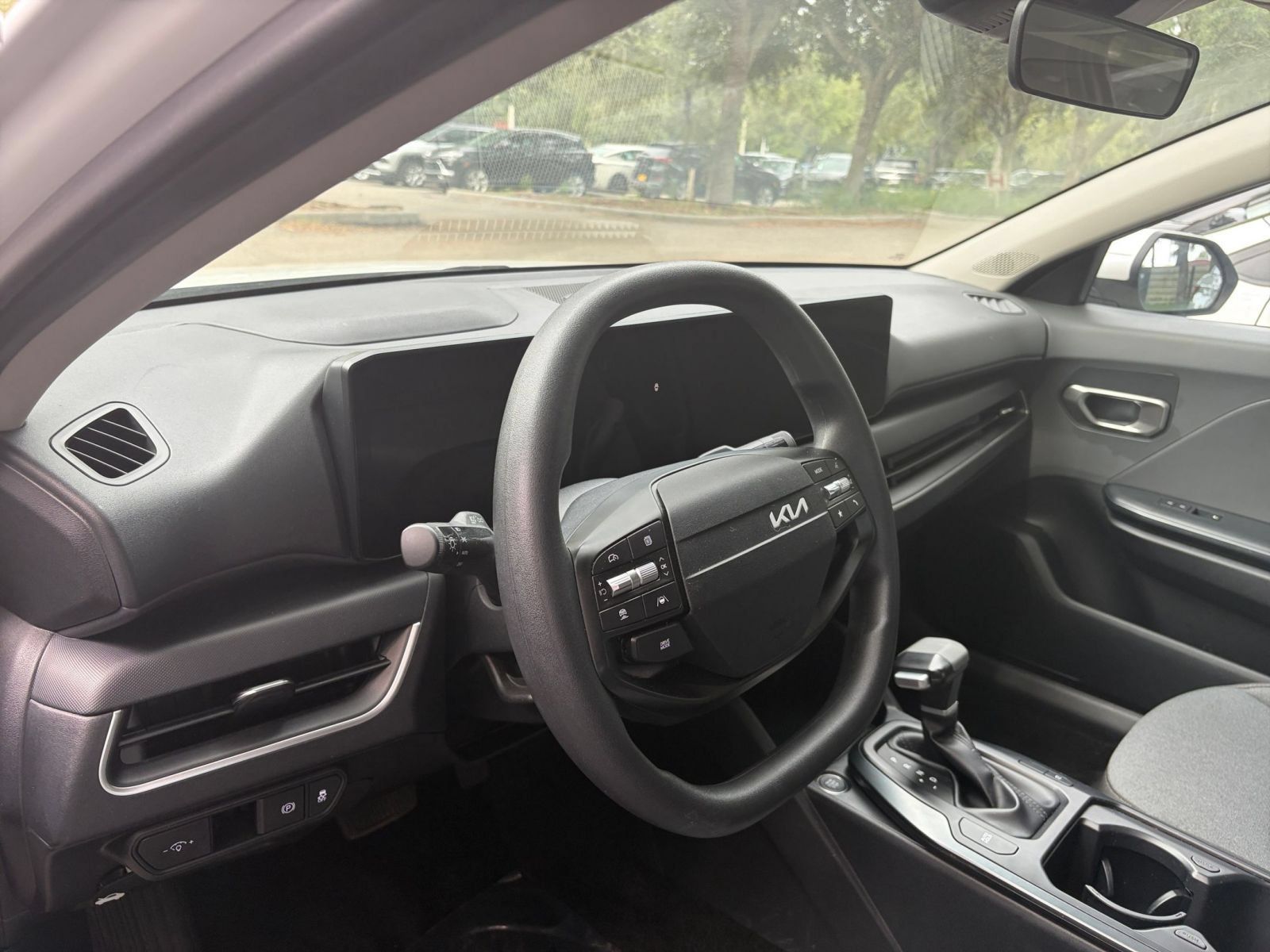 Used 2025 Kia K4 FWD image 32
