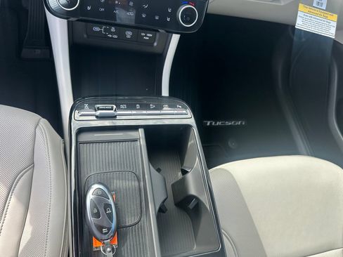 New 2026 Hyundai Tucson Limited AWD/4WD image 17
