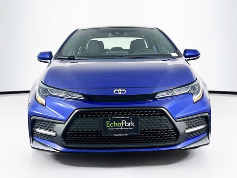 Used 2021 Toyota Corolla SE FWD image 2