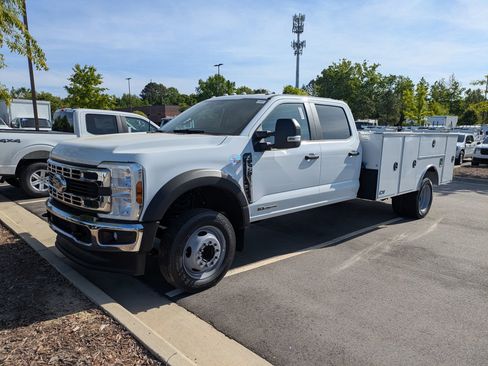 New 2026 Ford F550 2WD Crew Cab Super Duty w/ XL Chrome Package image 6