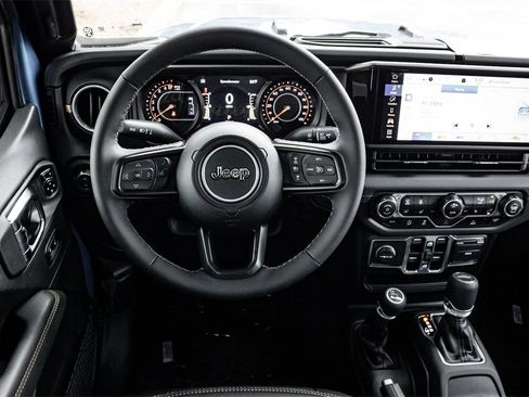 New 2025 Jeep Gladiator Sport w/ Premium Package image 23