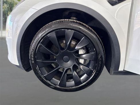 Used 2020 Tesla Model Y Long Range AWD/4WD image 20