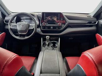 Used 2022 Toyota Highlander XSE AWD/4WD video 3