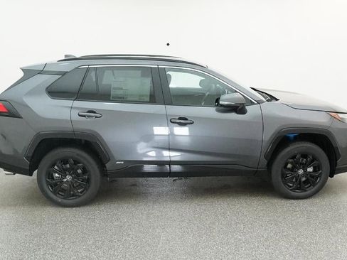 New 2025 Toyota RAV4 SE image 11