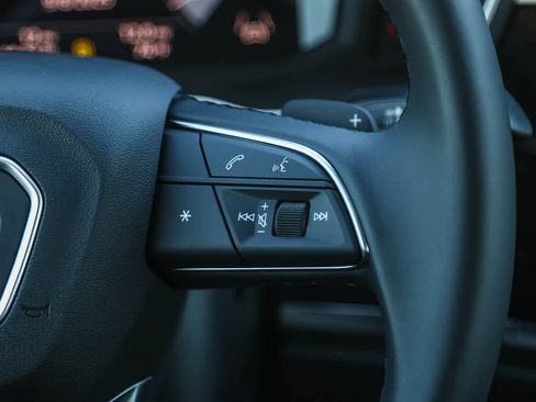 New 2025 Audi Q3 2.0T Premium image 22