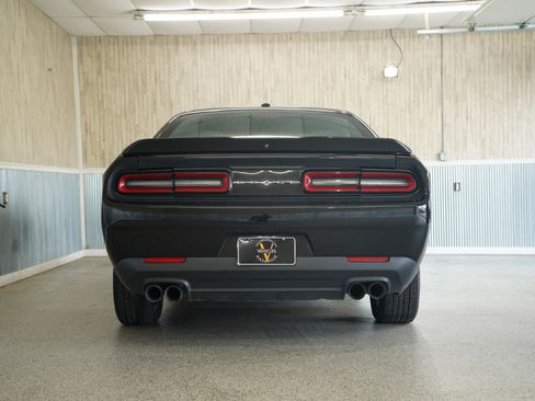 Used 2019 Dodge Challenger SXT RWD image 8