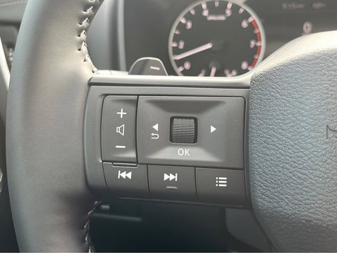 New 2025 Nissan Rogue SV image 18