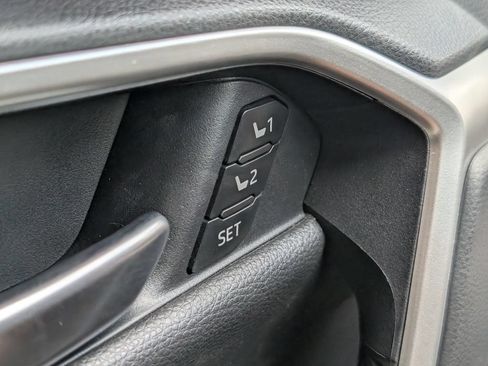 Used 2019 Toyota RAV4 Limited w/ Cold Weather Package FWD image 11