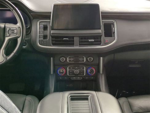 Used 2022 Chevrolet Suburban LT w/ Luxury Package image 21